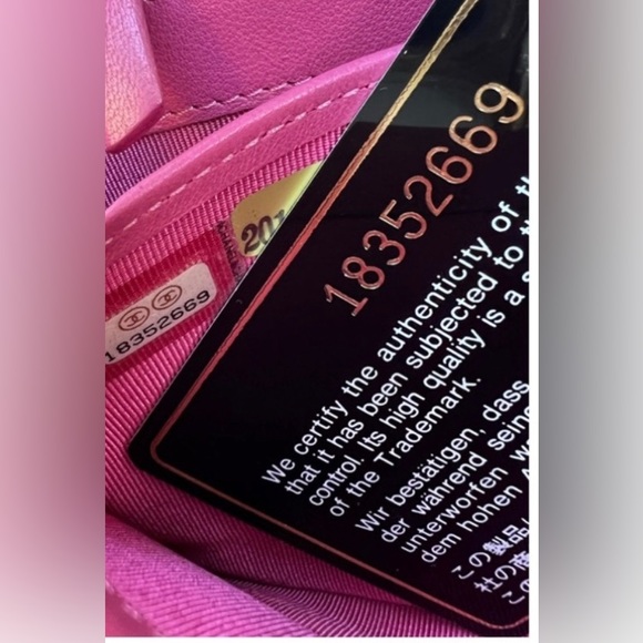 SOLD!!!!!❤️ CLASSIC CHANEL FLAP WALLET w/ CHAIN ❤️ - Picture 9 of 11